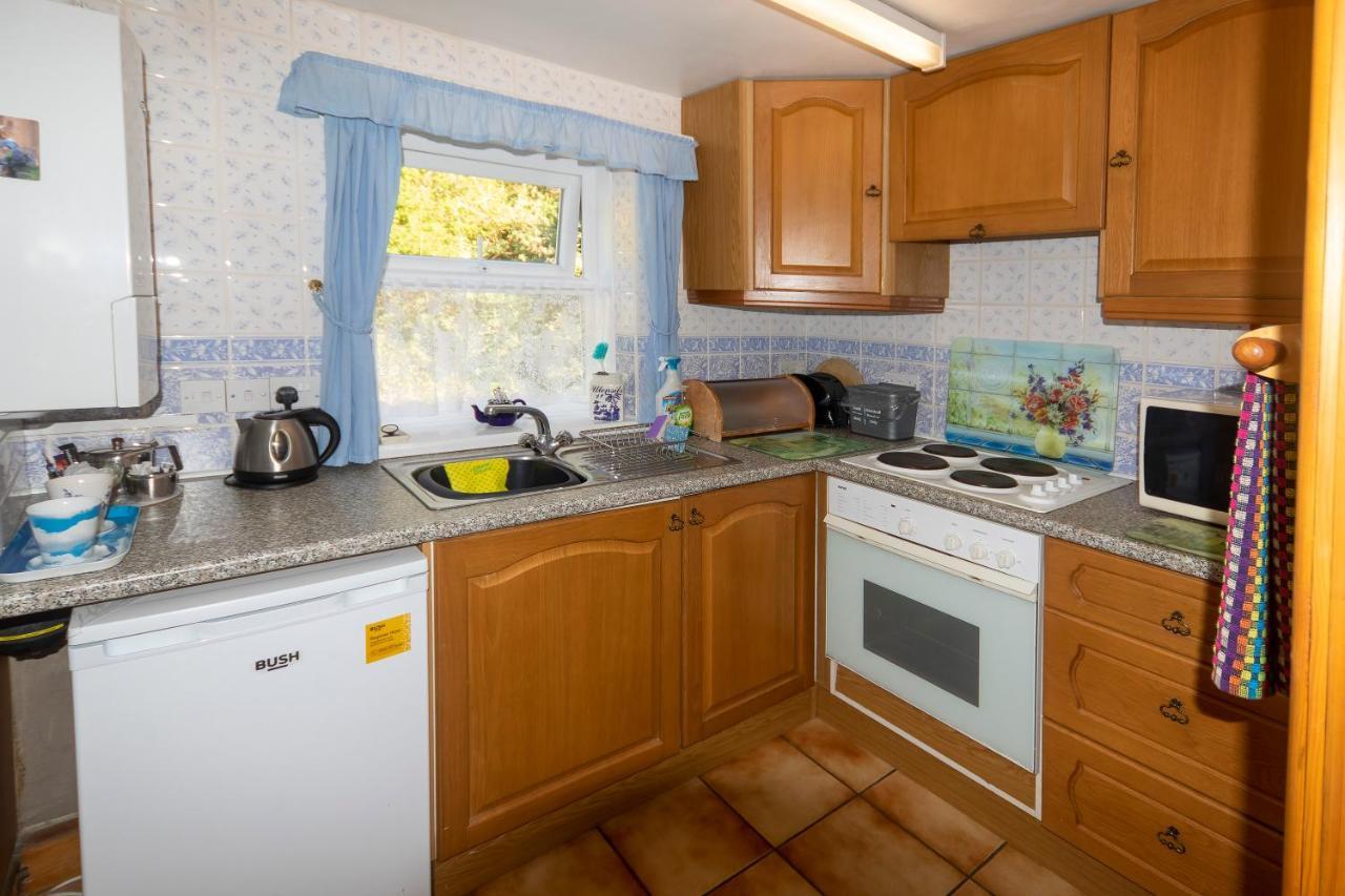 Rosebud Cottage Romantic Cottage For A Couple Fishguard Eksteriør billede