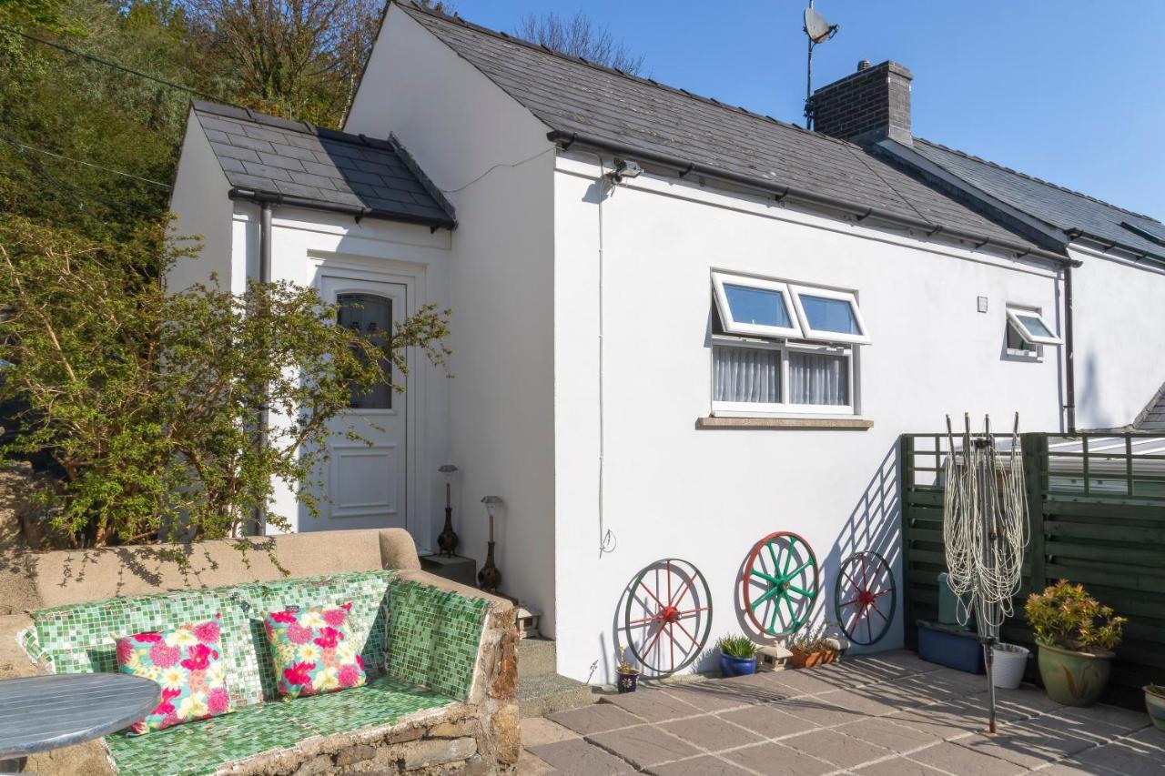 Rosebud Cottage Romantic Cottage For A Couple Fishguard Eksteriør billede